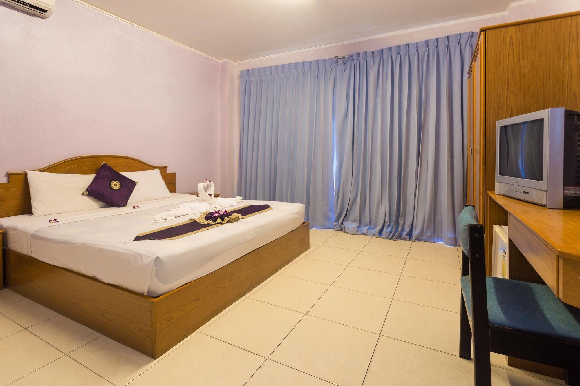 Guesthouse Belvedere Patong Exteriör bild