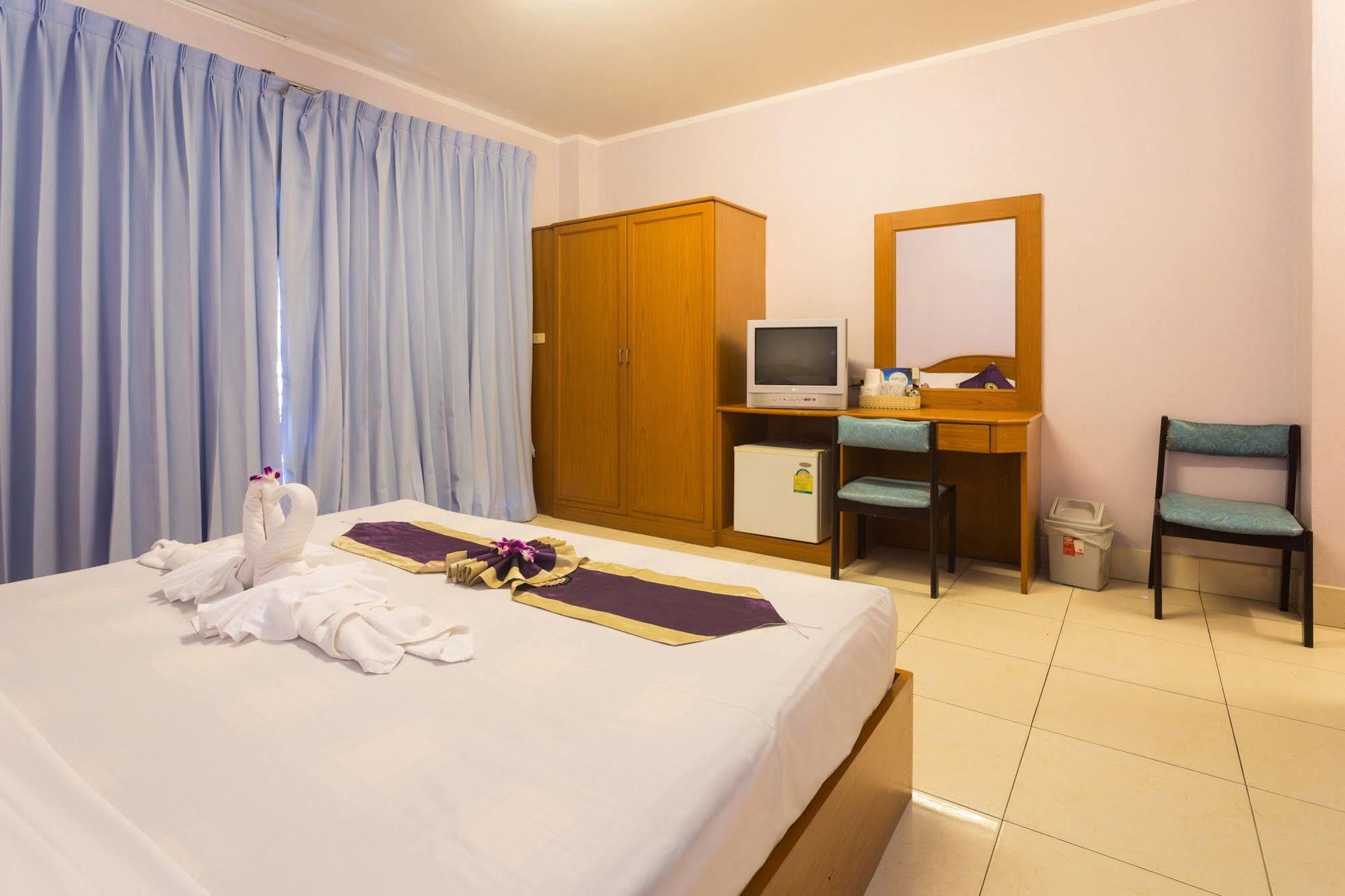Guesthouse Belvedere Patong Exteriör bild